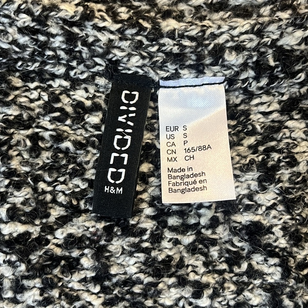 H&M Cardigan - Picture 3 of 5
